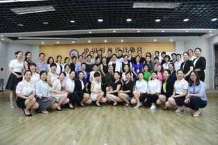 成人舞蹈面试模拟授课视频,展现舞者风采与教学魅力