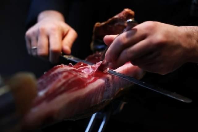 火腿变成人的视频,从香肠到人类的奇幻之旅