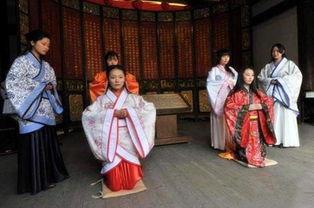 男士成人汉服拜年视频,男士成人汉服拜年，传统与现代的完美融合